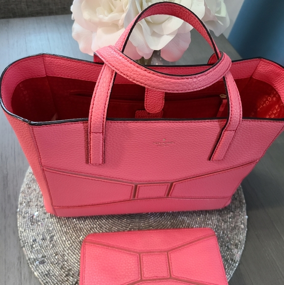 Kate Spade Tote and Wallet Set - Like New - Picture 13 of 16